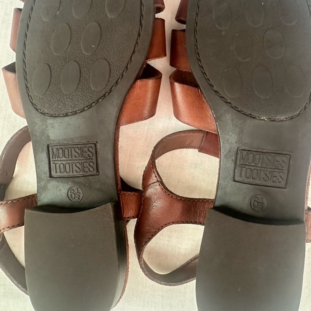 Mootsies Tootsies Brown Strappy Sandals soez 6 1/2 #5 - Picture 3 of 8